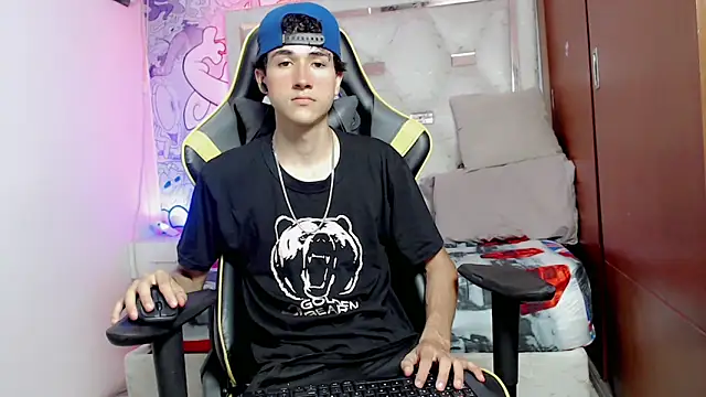 johnny cagee online show from October 16, 4:24 am