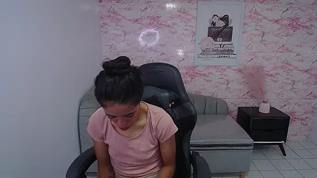 stephania t online show from January 31, 10:42 am