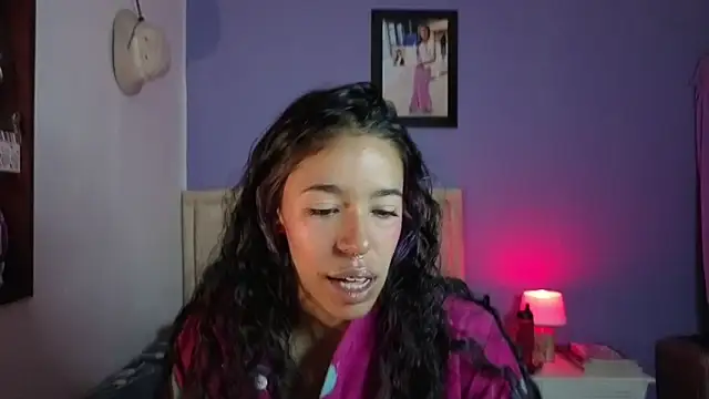 stephania t online show from April 7, 3:23 pm