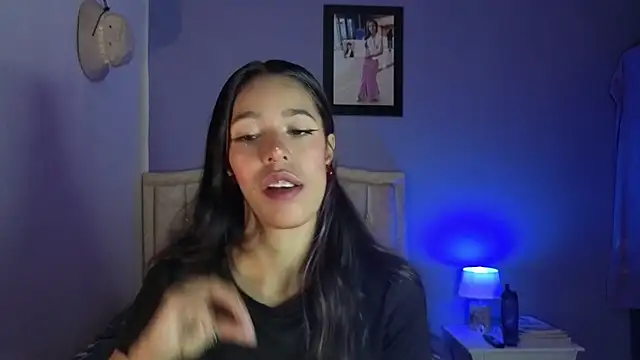 stephania t online show from April 10, 4:23 pm