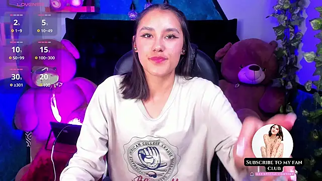 Snapshot of _Sophie__miller chatting on February 4, 7:44 pm Sophie miller online show from February 4, 7:44 pm