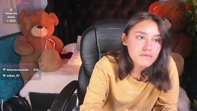 Snapshot of _Sophie__miller chatting on March 10, 11:27 pm Sophie miller online show from March 10, 11:27 pm