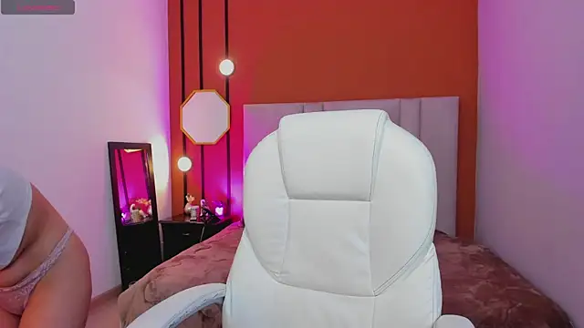 Snapshot of _Sophie__miller chatting on November 8, 7:12 pm Sophie miller online show from November 8, 7:12 pm