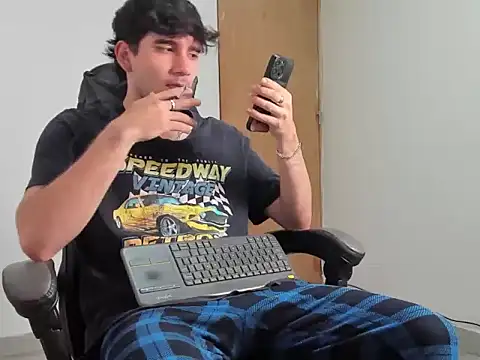 leo030809 online show from April 4, 12:31 am