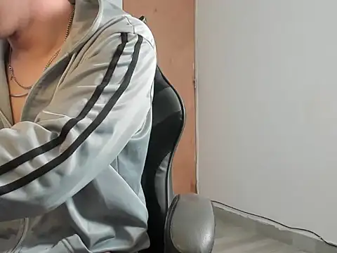 leo030809 online show from April 17, 3:04 pm