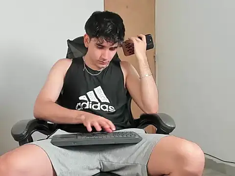 leo030809 online show from April 20, 4:54 pm