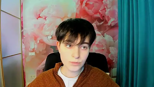 Snapshot of EmiliaYours chatting on December 3, 1:21 pm EmiliaYours online show from December 3, 1:21 pm