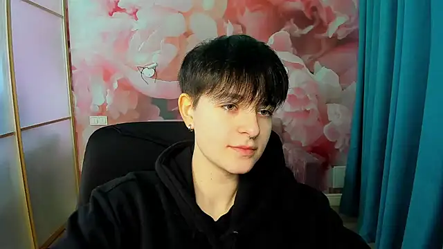 Snapshot of EmiliaYours chatting on December 7, 12:35 pm EmiliaYours online show from December 7, 12:35 pm