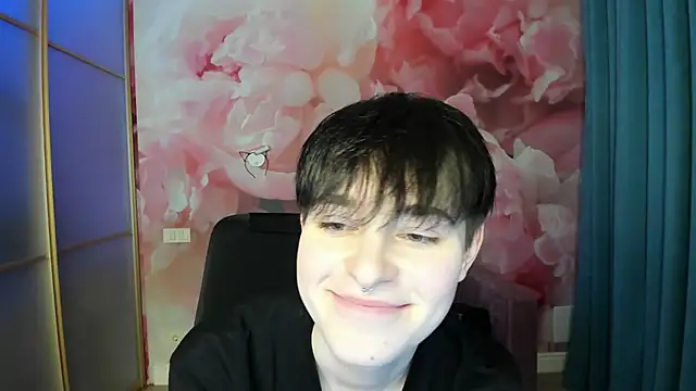 Snapshot of EmiliaYours chatting on December 9, 4:47 pm EmiliaYours online show from December 9, 4:47 pm