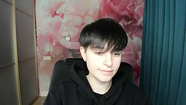 Snapshot of EmiliaYours chatting on December 14, 3:58 pm EmiliaYours online show from December 14, 3:58 pm