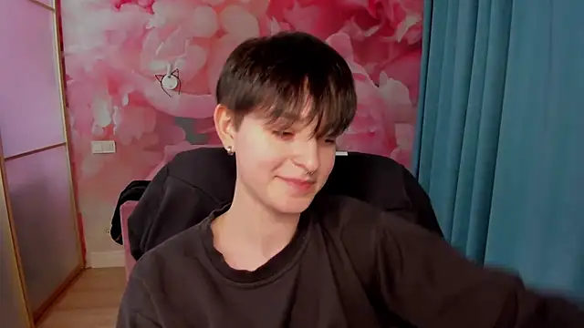 Snapshot of EmiliaYours chatting on December 21, 3:53 pm EmiliaYours online show from December 21, 3:53 pm