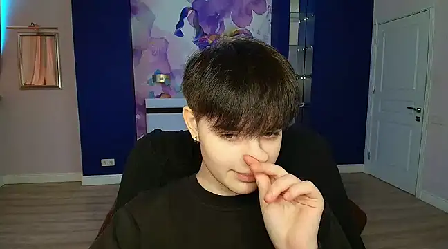 Snapshot of EmiliaYours chatting on December 23, 12:30 pm EmiliaYours online show from December 23, 12:30 pm