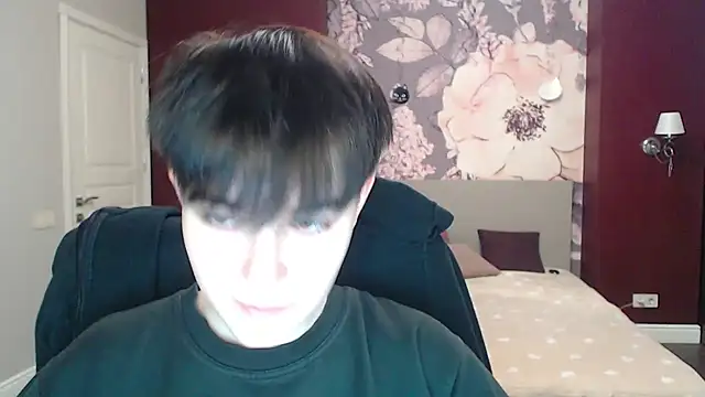 Snapshot of EmiliaYours chatting on December 24, 7:17 am EmiliaYours online show from December 24, 7:17 am