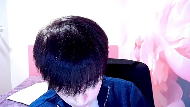 Snapshot of EmiliaYours chatting on December 28, 1:38 pm EmiliaYours online show from December 28, 1:38 pm