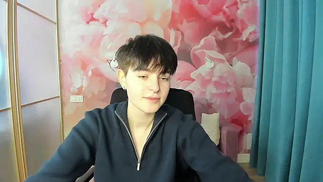 Snapshot of EmiliaYours chatting on January 3, 1:03 pm EmiliaYours online show from January 3, 1:03 pm