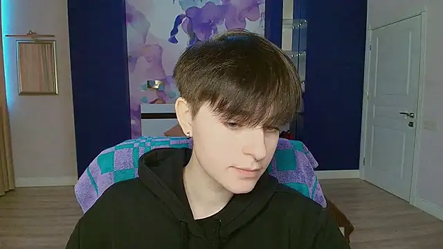 Snapshot of EmiliaYours chatting on January 13, 12:56 pm EmiliaYours online show from January 13, 12:56 pm