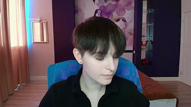 Snapshot of EmiliaYours chatting on January 20, 1:00 pm EmiliaYours online show from January 20, 1:00 pm