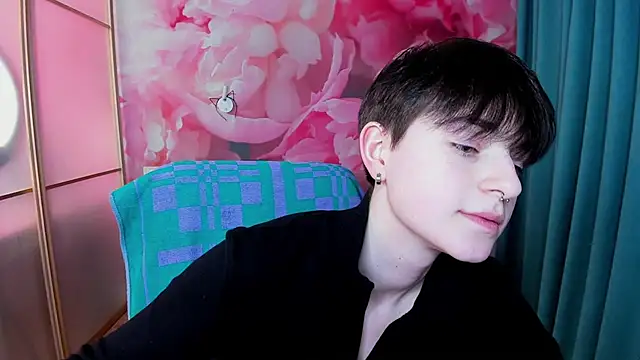 Snapshot of EmiliaYours chatting on January 21, 4:05 pm EmiliaYours online show from January 21, 4:05 pm