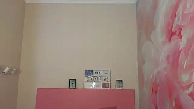 Snapshot of EmiliaYours chatting on January 25, 12:58 pm EmiliaYours online show from January 25, 12:58 pm