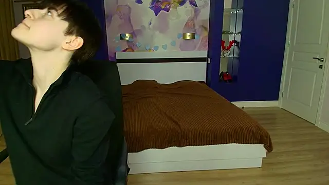 Snapshot of EmiliaYours chatting on January 28, 5:03 pm EmiliaYours online show from January 28, 5:03 pm