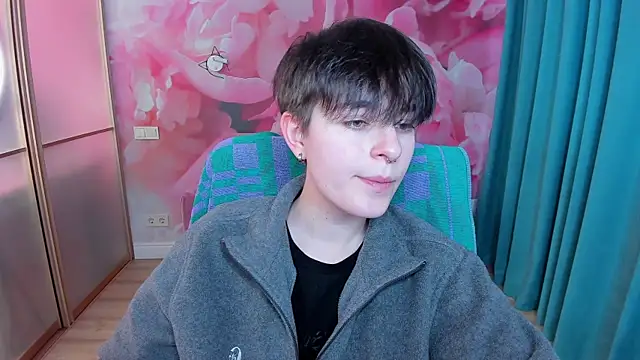 Snapshot of EmiliaYours chatting on February 7, 12:50 pm EmiliaYours online show from February 7, 12:50 pm