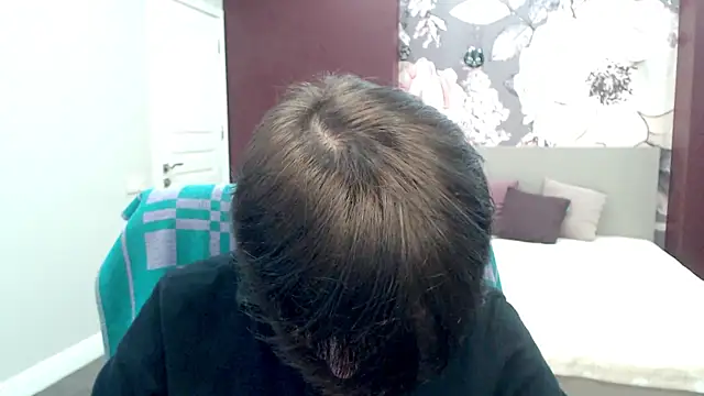 Snapshot of EmiliaYours chatting on February 11, 1:09 pm EmiliaYours online show from February 11, 1:09 pm