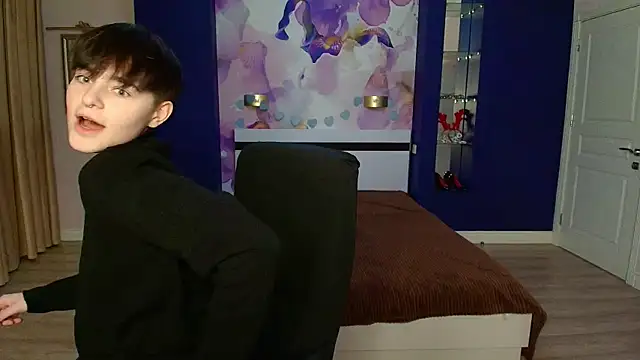 Snapshot of EmiliaYours chatting on March 1, 4:11 pm EmiliaYours online show from March 1, 4:11 pm