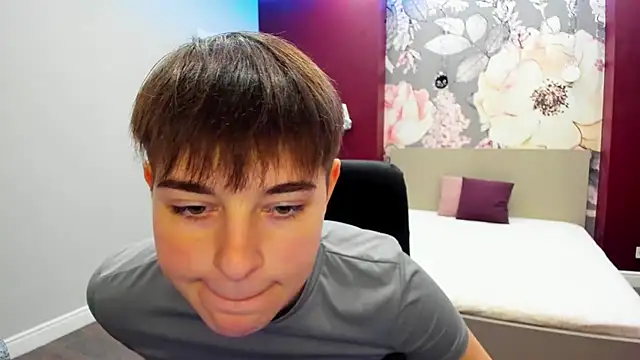 Snapshot of EmiliaYours chatting on October 7, 1:41 pm EmiliaYours online show from October 7, 1:41 pm