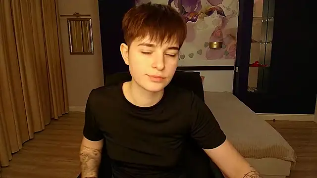 Snapshot of EmiliaYours chatting on December 2, 3:29 pm EmiliaYours online show from December 2, 3:29 pm