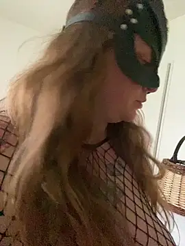 Snapshot of XtentationMG chatting on March 21, 8:06 am XtentationMG online show from March 21, 8:06 am