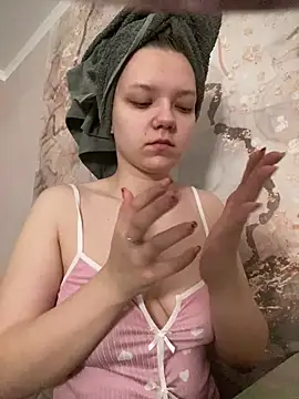 Snapshot of JennyPortman chatting on February 3, 4:04 am JennyPortman online show from February 3, 4:04 am