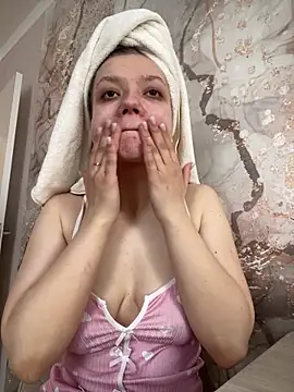 Snapshot of JennyPortman chatting on February 20, 6:39 am JennyPortman online show from February 20, 6:39 am