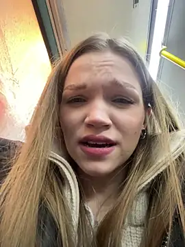 Snapshot of KitteCat chatting on December 14, 2:53 pm KitteCat online show from December 14, 2:53 pm