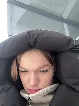 Snapshot of KitteCat chatting on December 15, 9:45 am KitteCat online show from December 15, 9:45 am