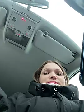 Snapshot of KitteCat chatting on December 19, 8:23 am KitteCat online show from December 19, 8:23 am