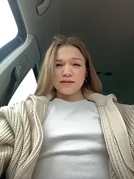 Snapshot of KitteCat chatting on December 25, 8:40 am KitteCat online show from December 25, 8:40 am