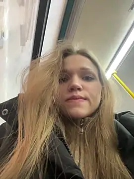 Snapshot of KitteCat chatting on December 28, 11:09 am KitteCat online show from December 28, 11:09 am