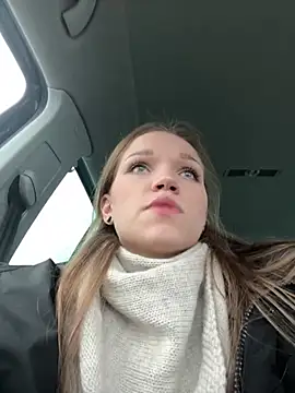 Snapshot of KitteCat chatting on January 2, 8:06 am KitteCat online show from January 2, 8:06 am