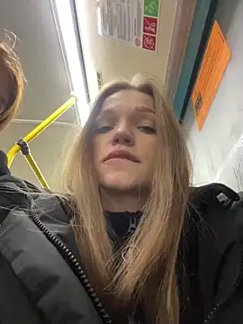 Snapshot of KitteCat chatting on January 8, 2:35 pm KitteCat online show from January 8, 2:35 pm