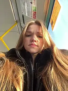 Snapshot of KitteCat chatting on February 4, 9:38 am KitteCat online show from February 4, 9:38 am