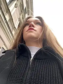 Snapshot of KitteCat chatting on March 8, 9:17 am KitteCat online show from March 8, 9:17 am