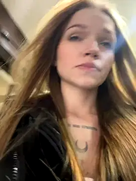 Snapshot of KitteCat chatting on October 10, 7:40 am KitteCat online show from October 10, 7:40 am