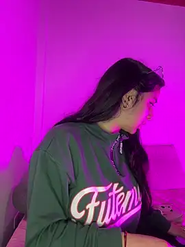 Snapshot of Cassie-millers chatting on December 4, 1:20 pm Cassie-millers online show from December 4, 1:20 pm