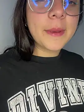 Snapshot of Cassie-millers chatting on December 10, 4:27 pm Cassie-millers online show from December 10, 4:27 pm