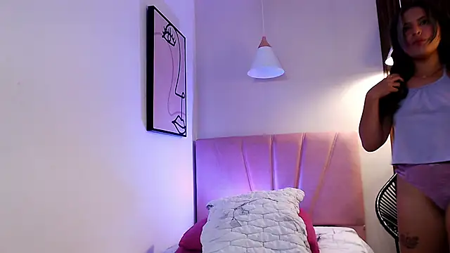 Sharlotte Milk online show from February 5, 6:04 pm