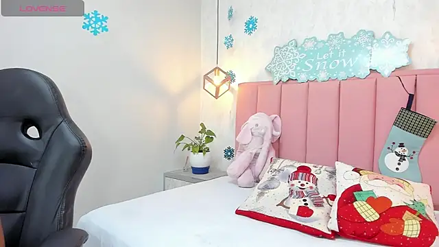 Snapshot of MAYROBERTSS chatting on December 17, 12:22 pm MAYROBERTSS online show from December 17, 12:22 pm