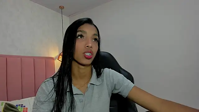 Snapshot of MAYROBERTSS chatting on February 10, 12:18 pm MAYROBERTSS online show from February 10, 12:18 pm