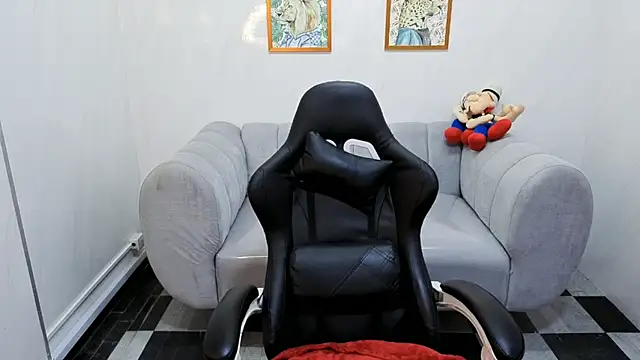 jesi daniels b online show from January 27, 7:35 pm