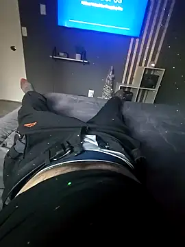 Snapshot of caroquintero345 chatting on January 22, 10:37 pm caroquintero345 online show from January 22, 10:37 pm