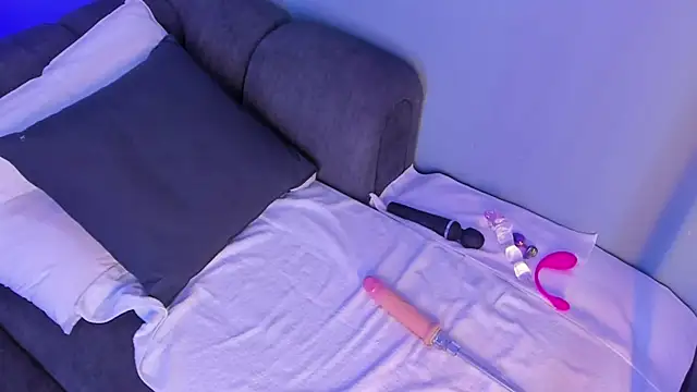 Snapshot of maddy_walker chatting on December 23, 8:57 pm maddy walker online show from December 23, 8:57 pm